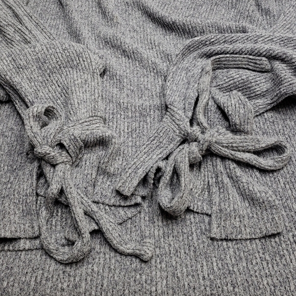 Lucky Brand Knit  Grey Crew Neck Sweater Tie Wrist Size Large - Picture 7 of 13